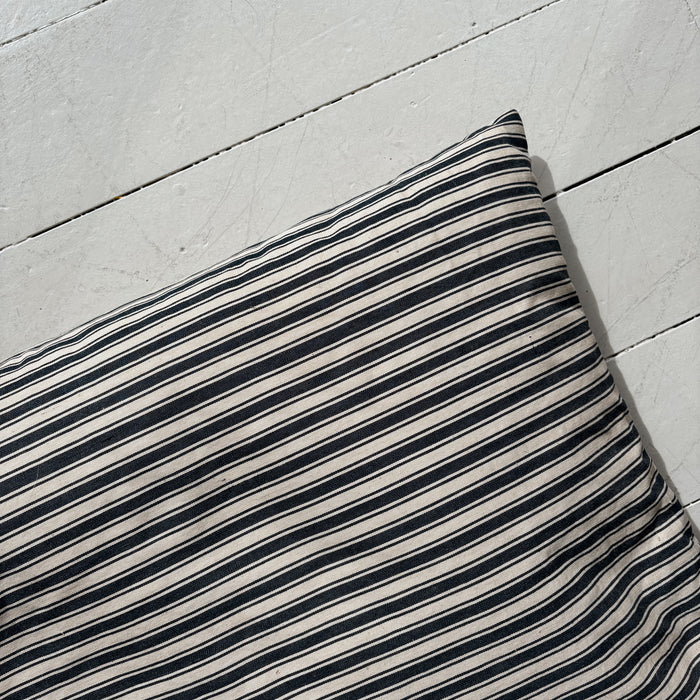 Sloppy Swedish Cushion 02
