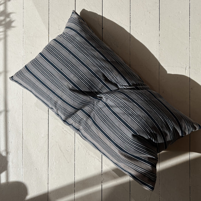 Sloppy Swedish Cushion 08