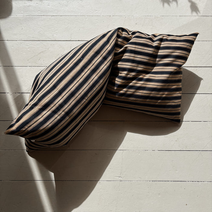 Sloppy Swedish Cushion 06