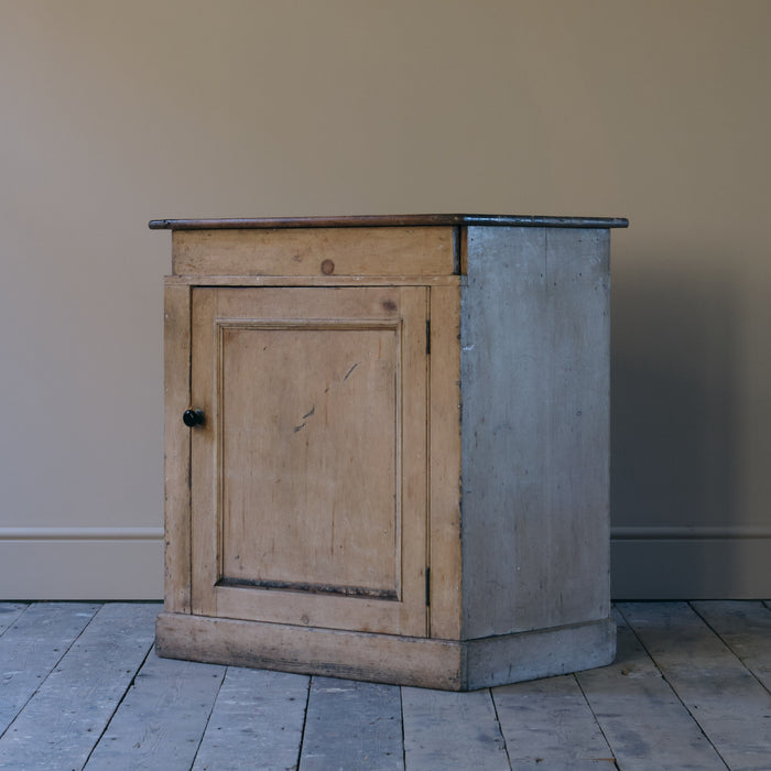 19TH CENTURY PINE WASHSTAND