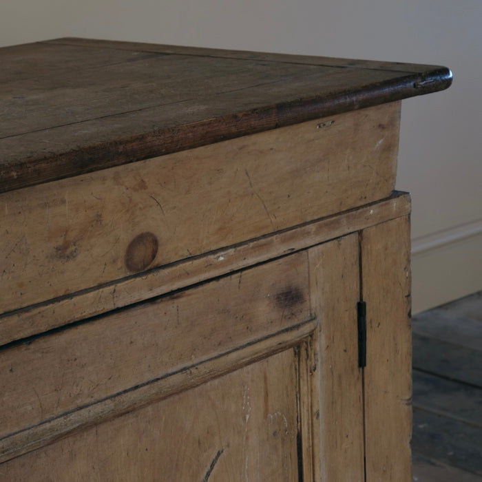 19TH CENTURY PINE WASHSTAND