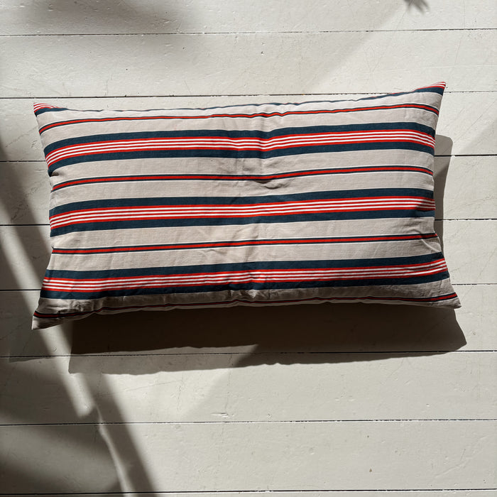Sloppy Swedish Cushion 01