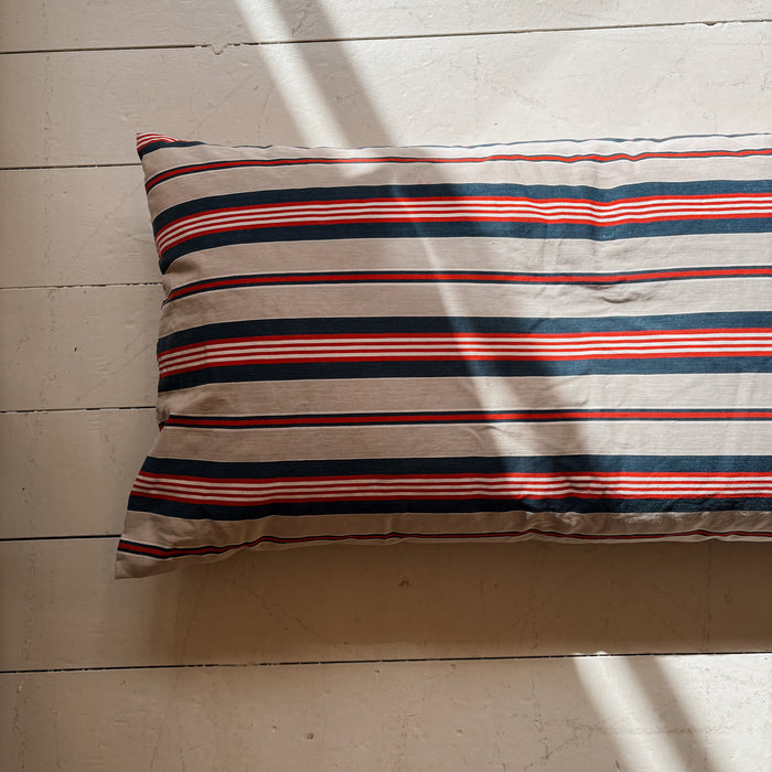 Sloppy Swedish Cushion 01
