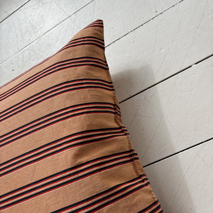 Sloppy Swedish Cushion 04