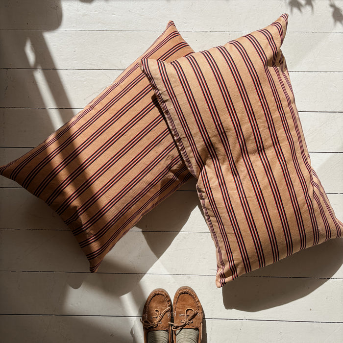 Sloppy Swedish Cushion 04