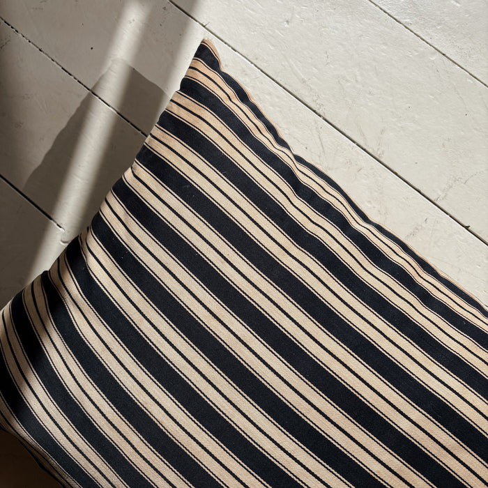 Sloppy Swedish Cushion 06