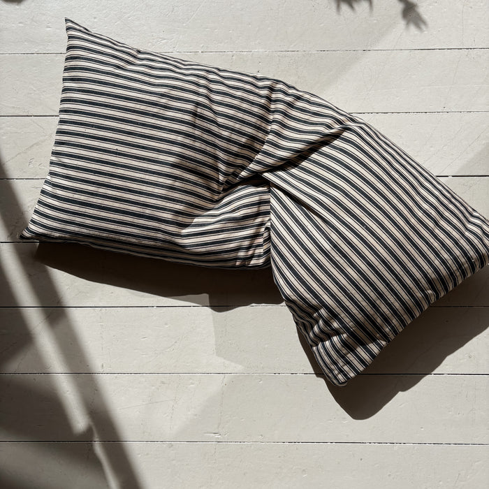 Sloppy Swedish Cushion 02