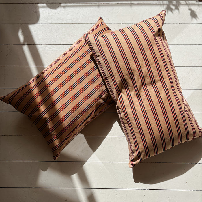 Sloppy Swedish Cushion 04
