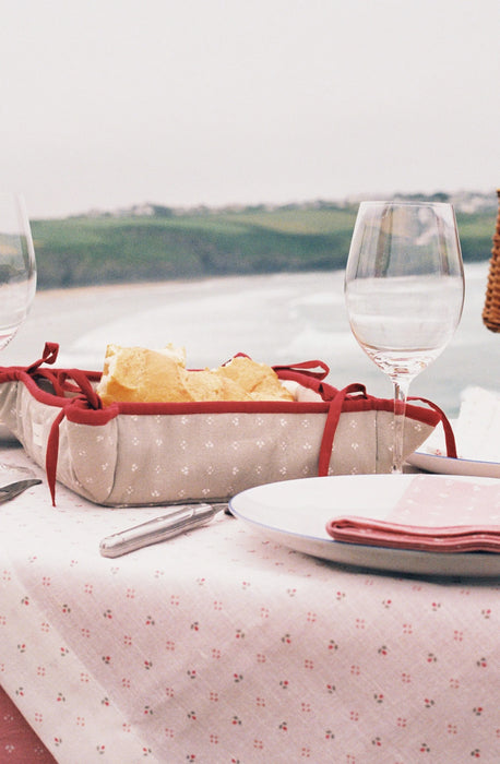 ‘Minni’ Linen Tablecloth - White with Red