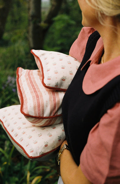 ‘Blume’ Cushion