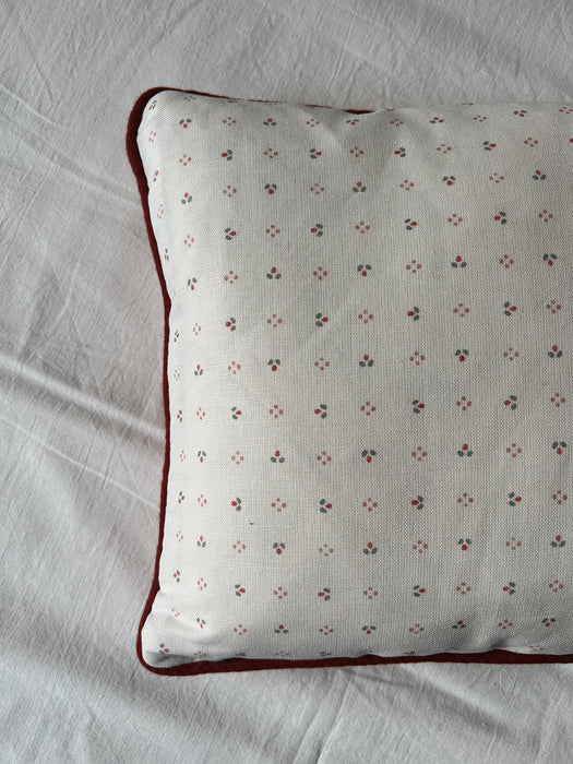‘Minni’ Cushion