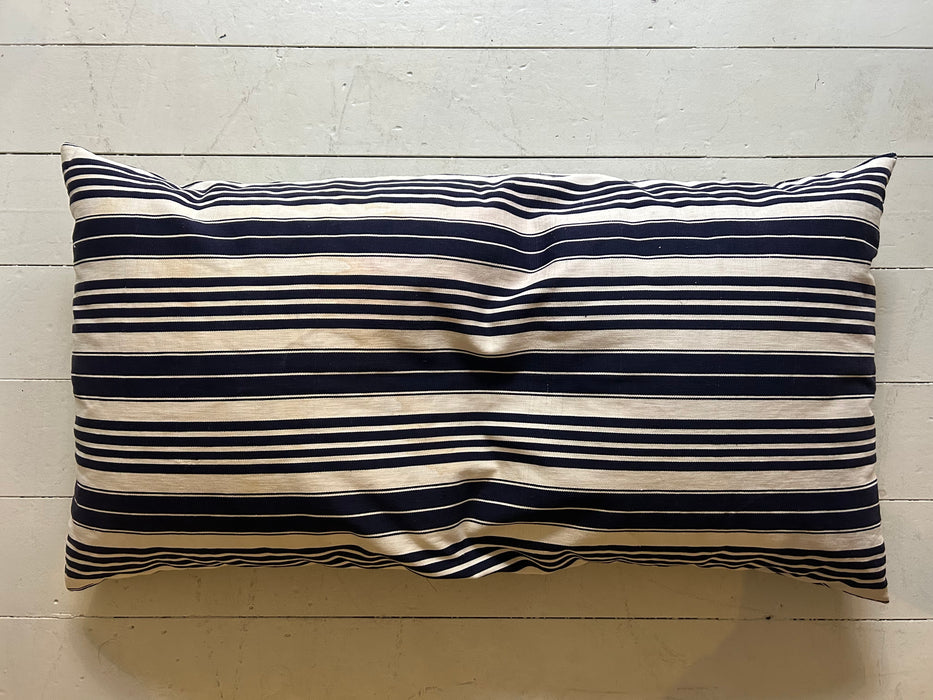 Sloppy Swedish cushion 16