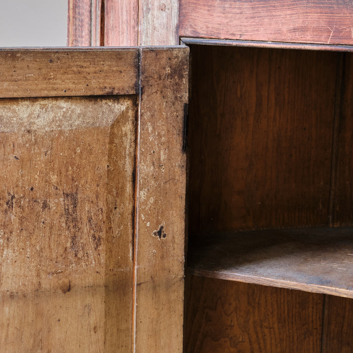 ANTIQUE GEORGIAN CORNER CUPBOARD