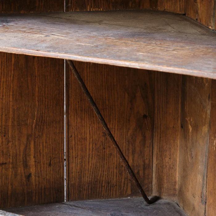 ANTIQUE GEORGIAN CORNER CUPBOARD