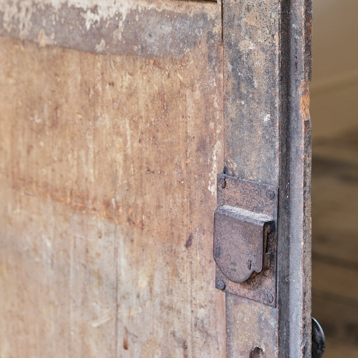 ANTIQUE GEORGIAN CORNER CUPBOARD