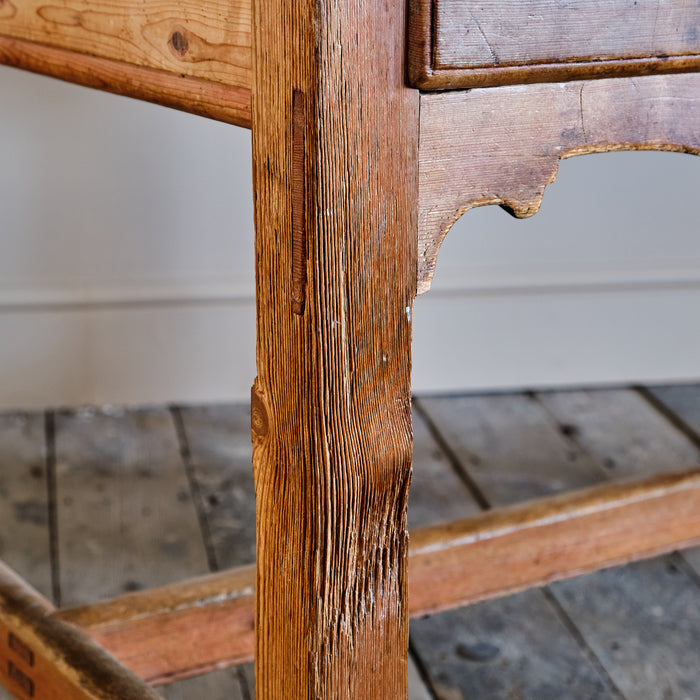 19TH CENTURY PINE DAIRY TABLE