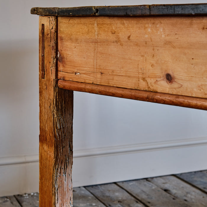 19TH CENTURY PINE DAIRY TABLE
