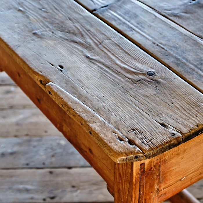 19TH CENTURY PINE DAIRY TABLE